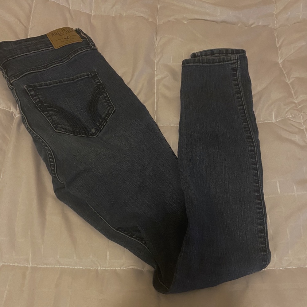 High rise light wash ripped knee Hollister jeans